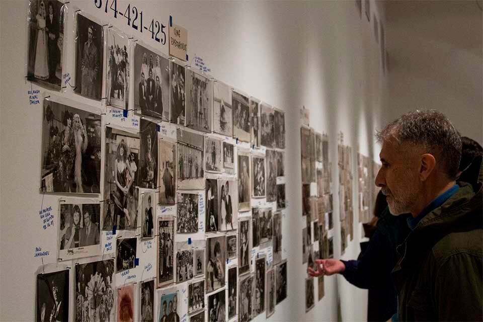 Sector de fotografías de archivo en la muestra de La Tribuna.