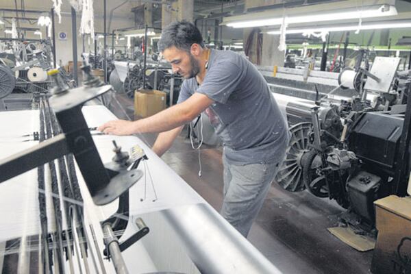 La apertura importadora es uno de los factores que explican la persistente baja del empleo industrial.