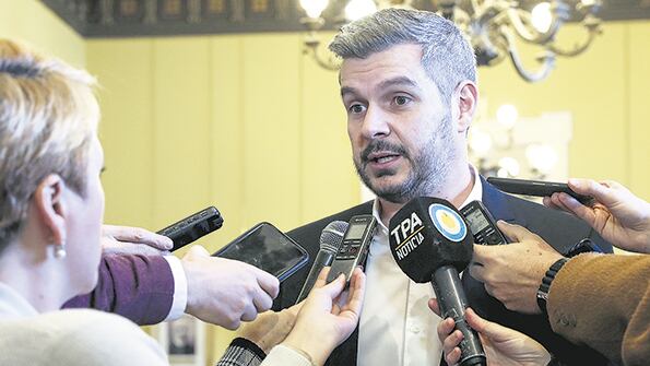 Marcos Peña, a favor de políticas que prevengan “embarazos no deseados”.