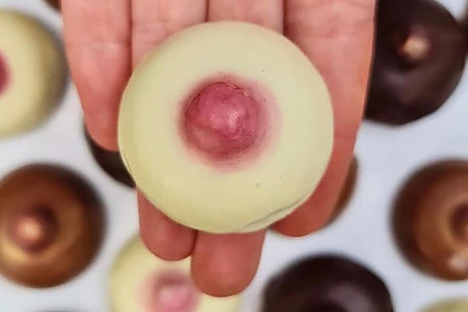 "Este Día de la Madre regalate un autochequeo o cumplir con el calendario de mamografías", expresó Narda.