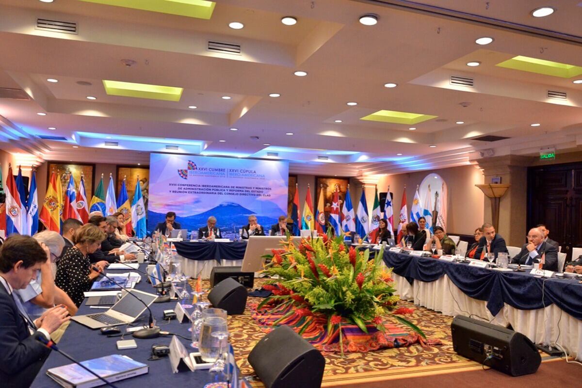 La proporción de mujeres suele ser mayor en los grupos asesores y menor en los órganos con poder ejecutivo.