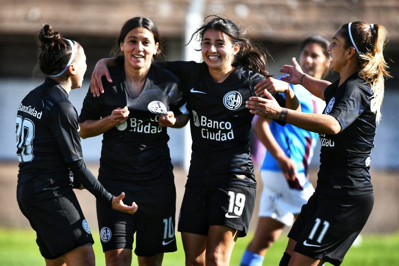 La goleadora de la semifinal en pleno festejo