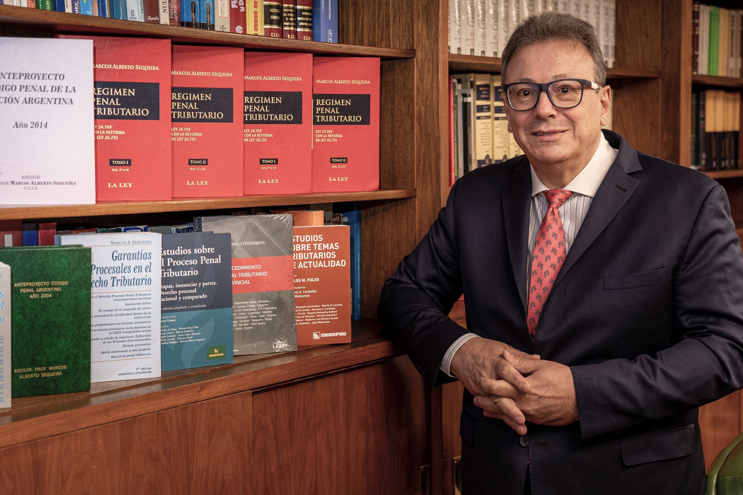 Sequira y sus libros