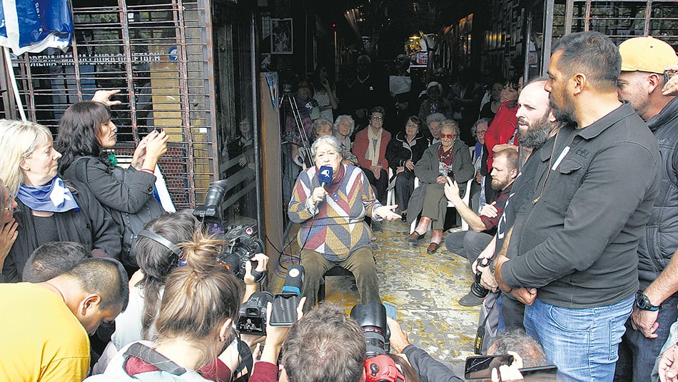 “El pueblo vino a defender lo que le pertenece”, dijo Hebe de Bonafini.