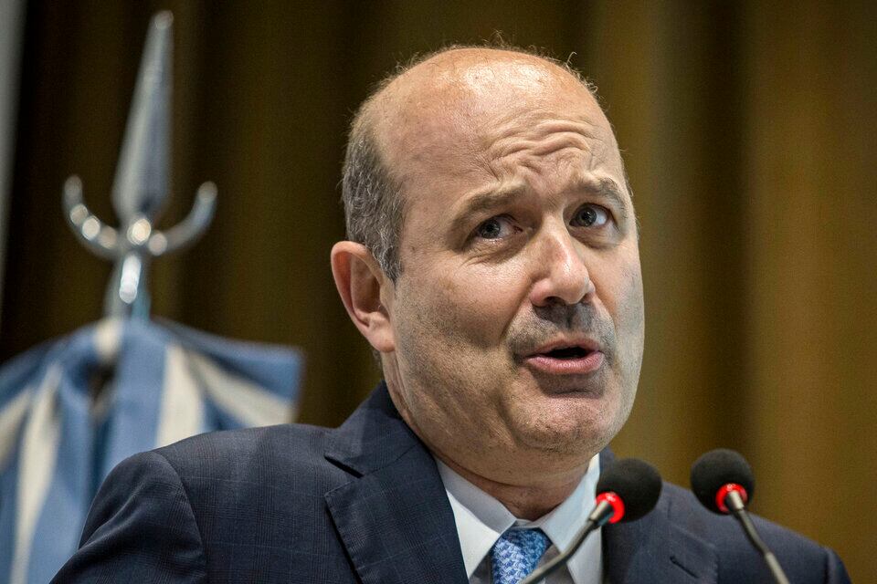 Sturzenegger, cada vez más rápido y más furioso