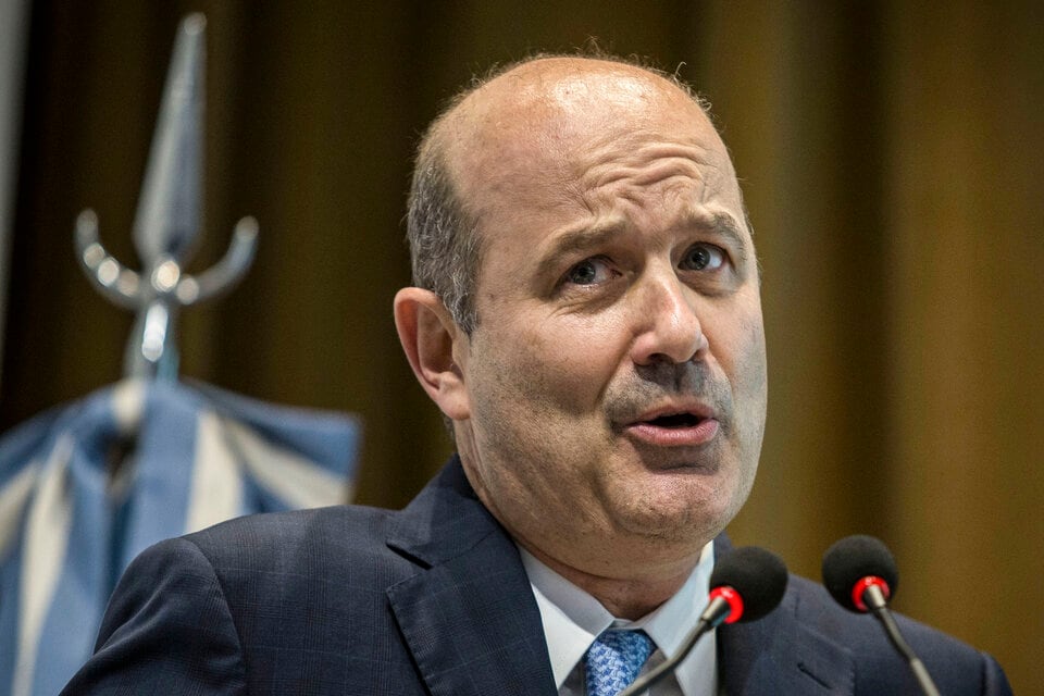 Sturzenegger, cada vez más rápido y más furioso