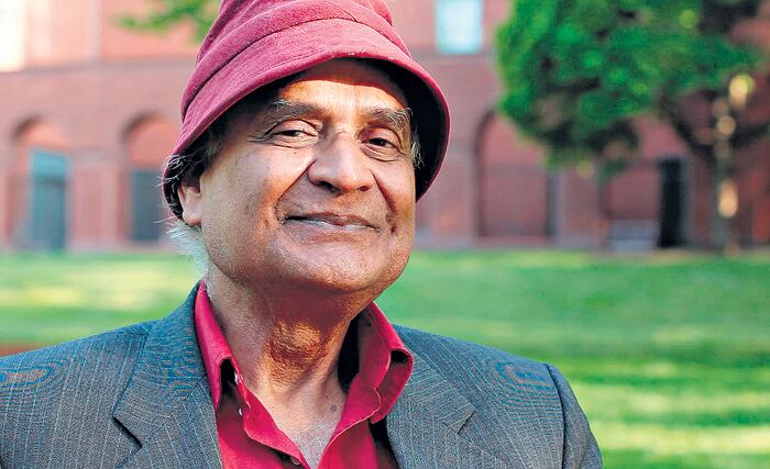 Goswami fue presentado oficialmente como autor de “obras que establecen la relación entre física cuántica y espiritualidad”.