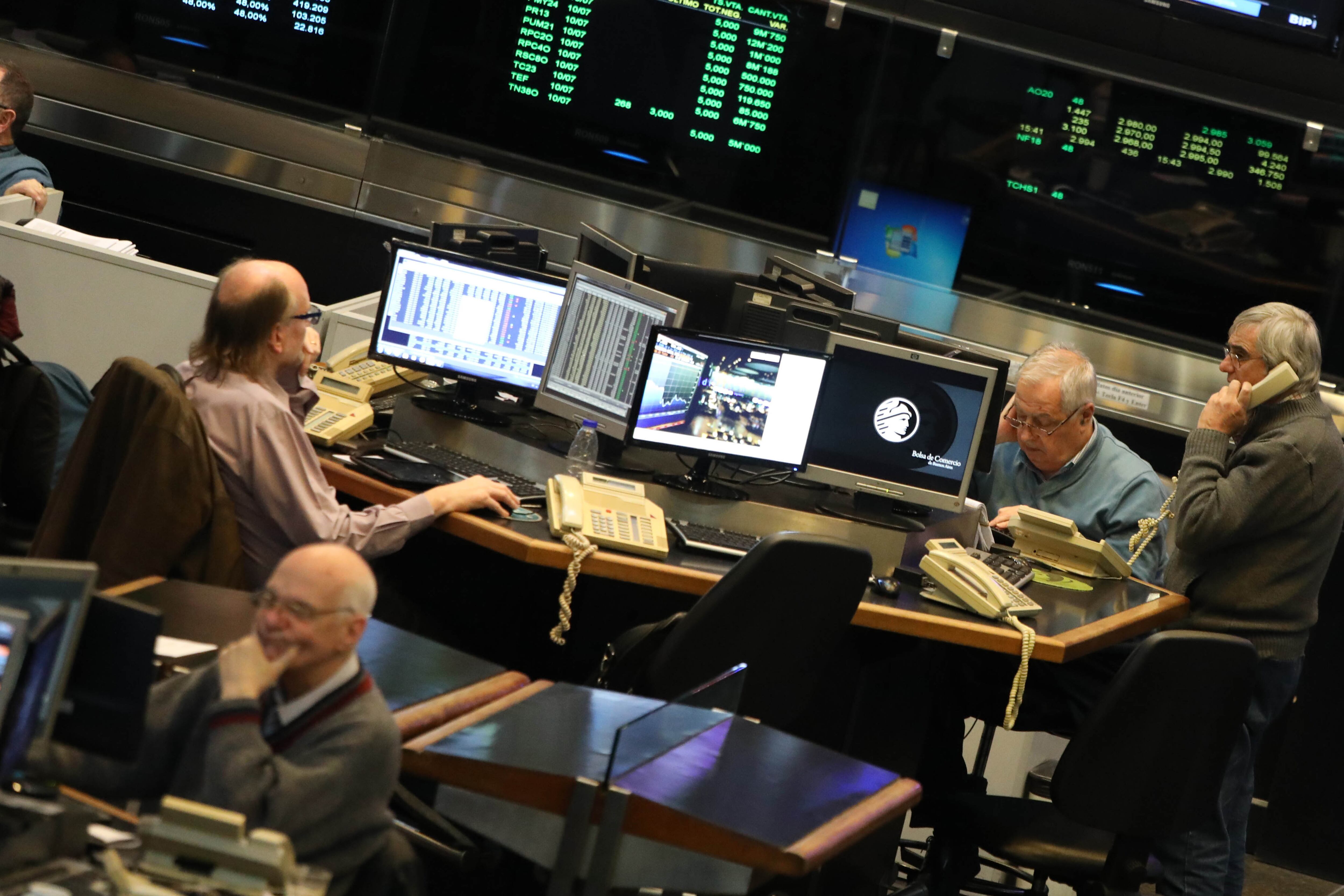 En la Bolsa porteña las acciones líderes cerraron la semana con su tercera baja consecutiva.