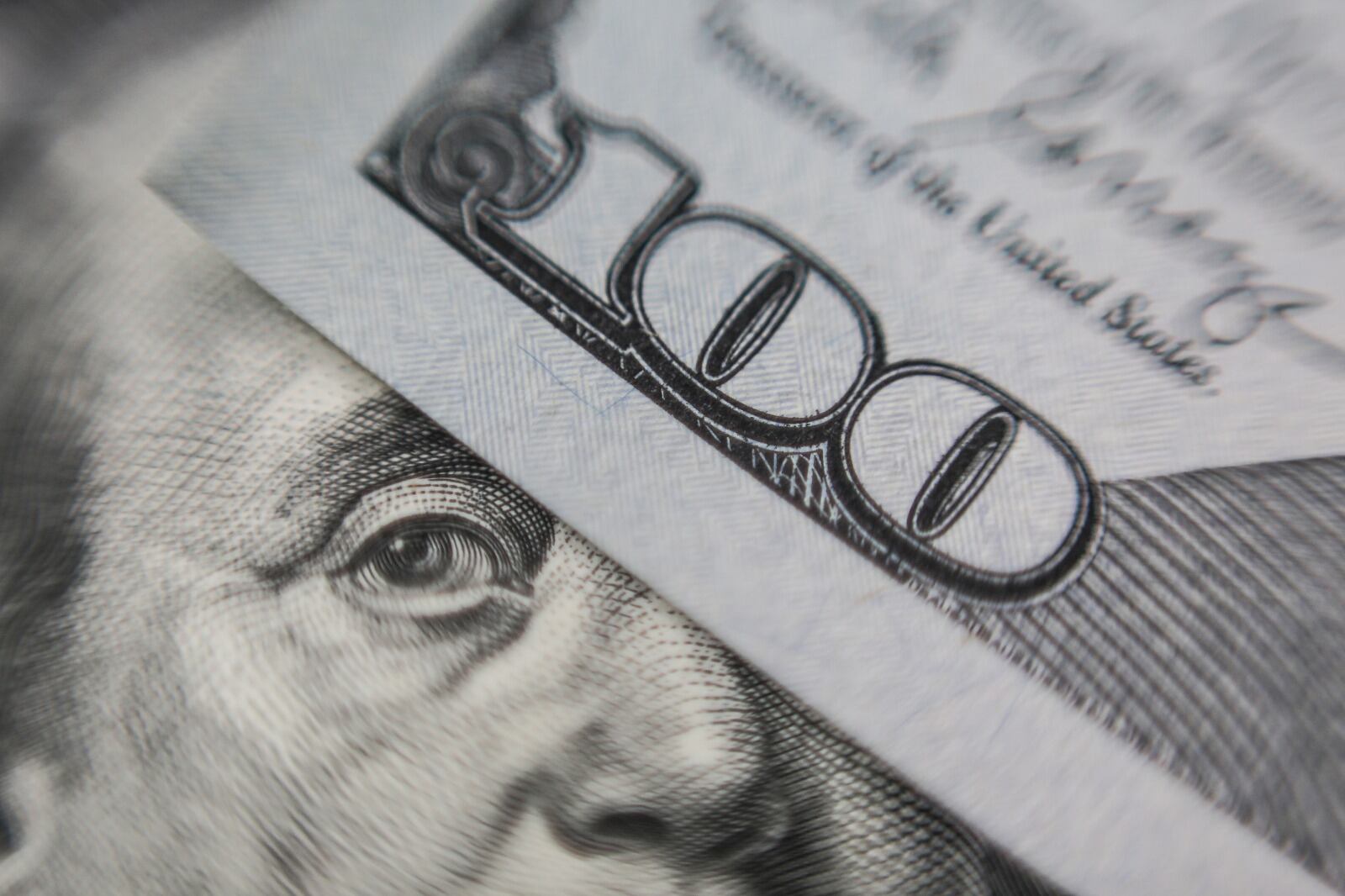 Los dólares financieros como el contado con liquidación y el mep avanzaron cerca del 1 por ciento y se ubicaron en torno de los 1420 pesos.