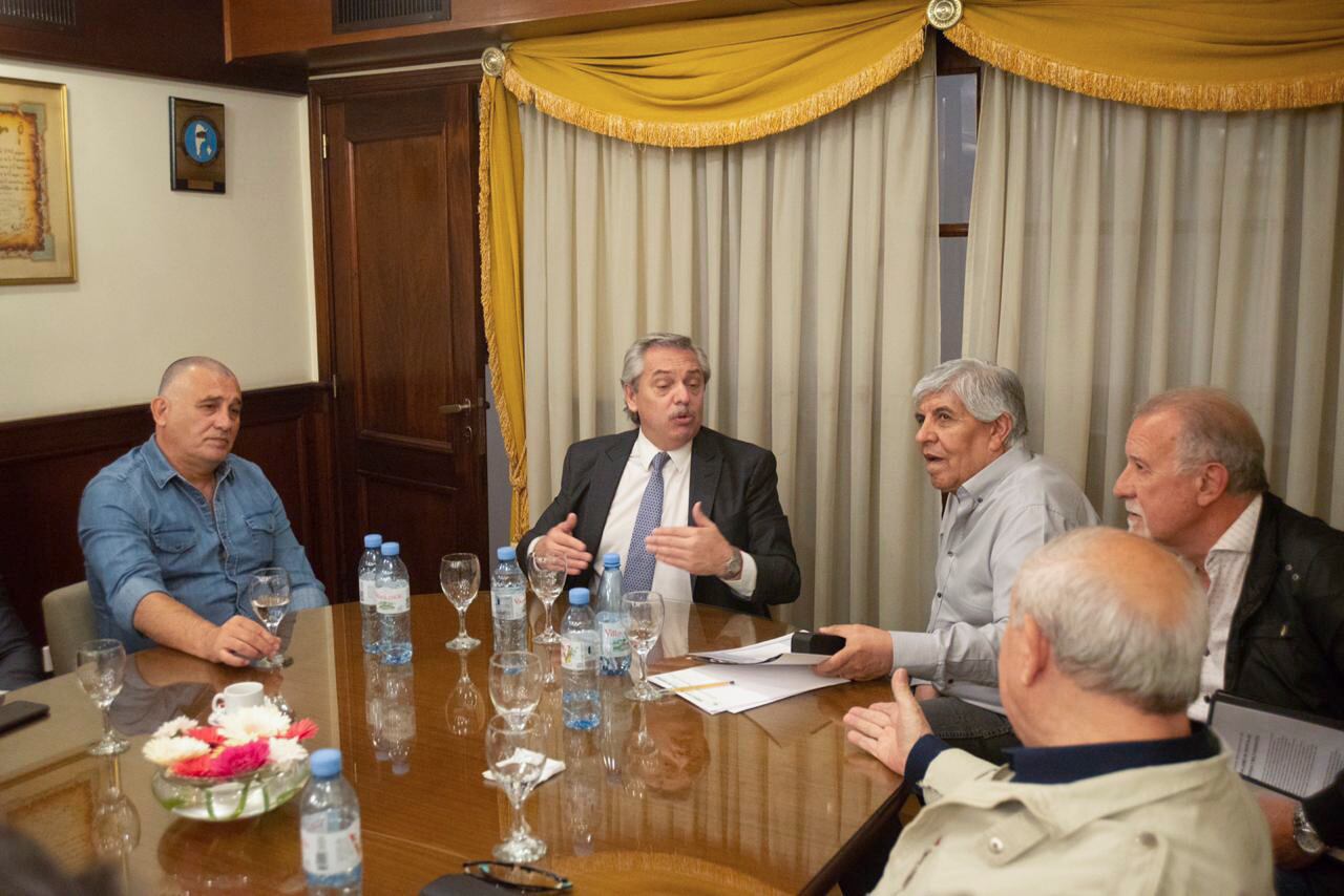 Alberto Fernández se reunió con Hugo Moyano en Camioneros.