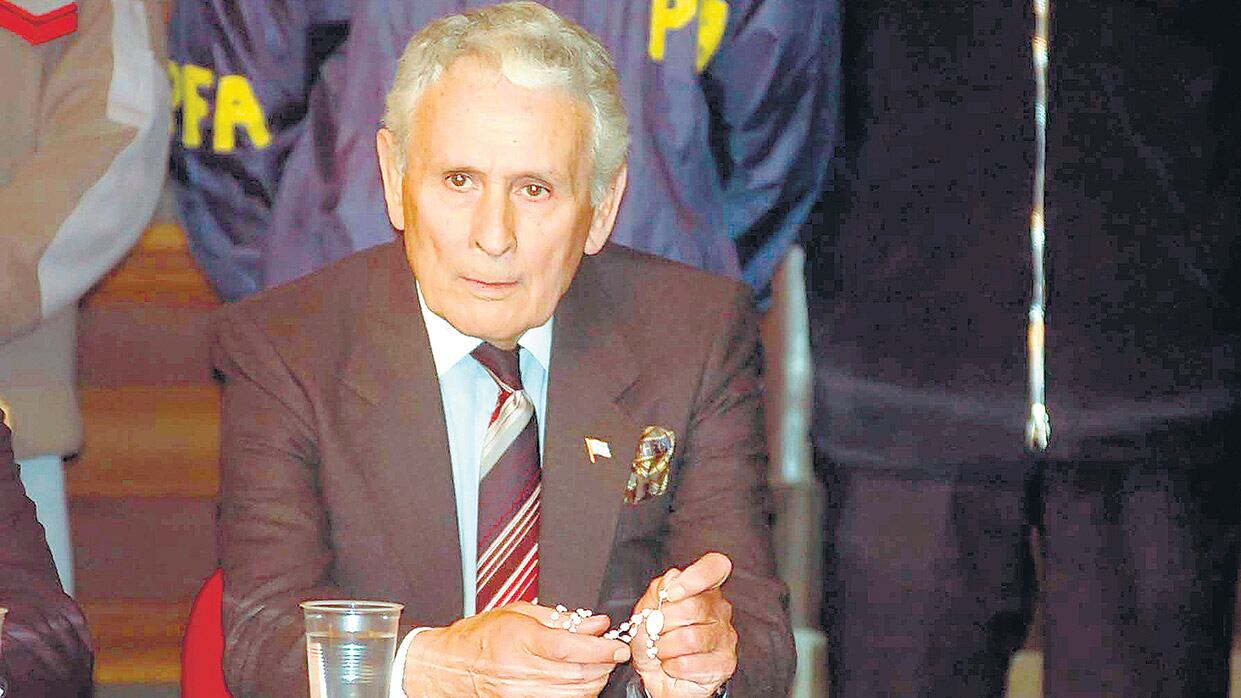 El represor Miguel Osvaldo Etchecolatz pasó el verano en una casa del bosque Peralta Ramos de Mar del Plata.