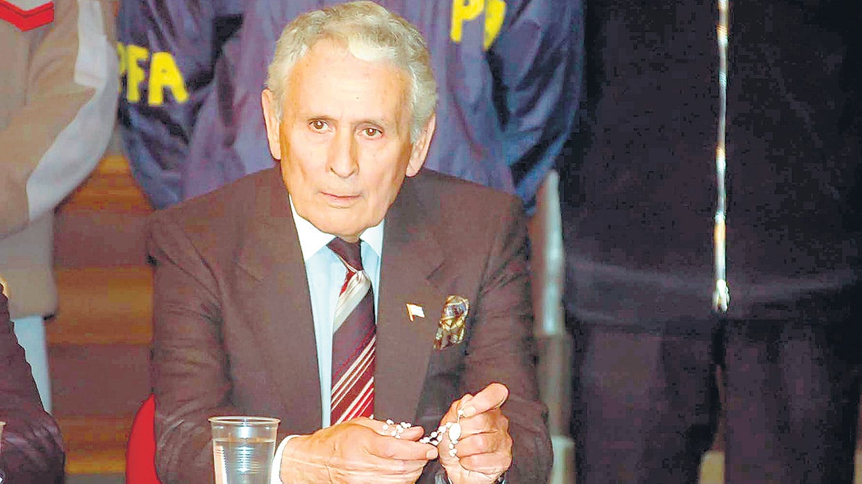 El represor Miguel Osvaldo Etchecolatz pasó el verano en una casa del bosque Peralta Ramos de Mar del Plata.