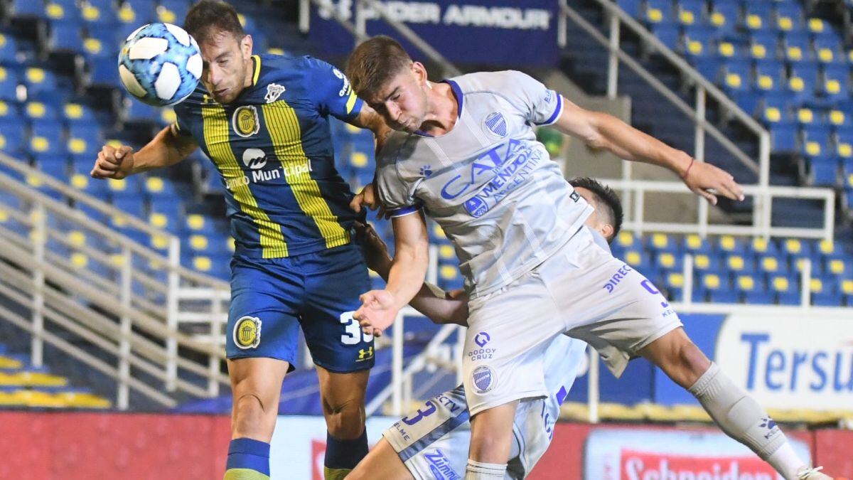 Bottinelli le gana de cabeza a Badaloni.  Central se impuso a Godoz Cruz.