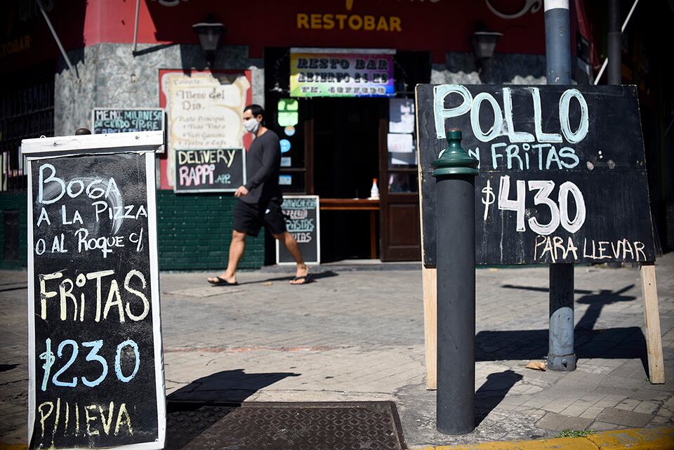 Perotti habilitó para los aglomerados la actividad de locales gastronómicos con la modalidad para llevar.