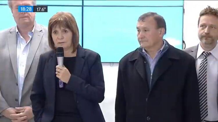 Bullrich junto a Villar Cataldo