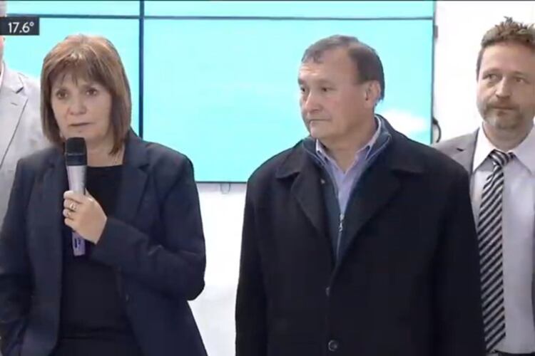 Bullrich junto a Villar Cataldo