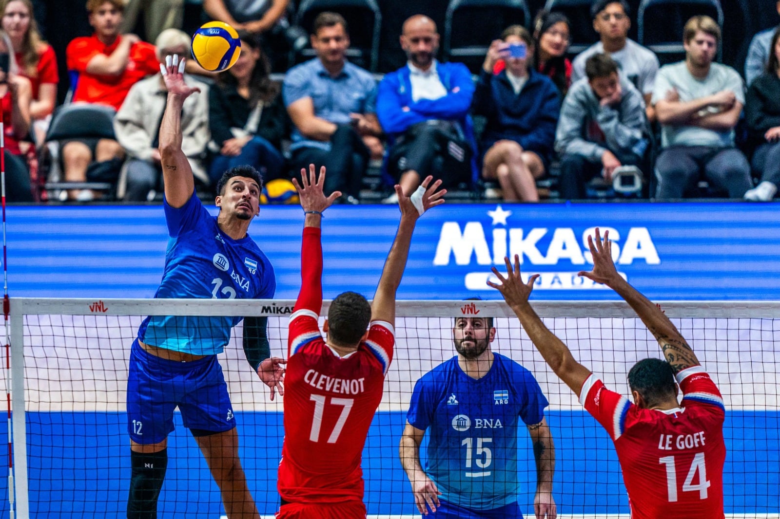 Bruno Lima terminó con 16 puntos. De Cecco, con cuatro y muchas acciones de lujo.