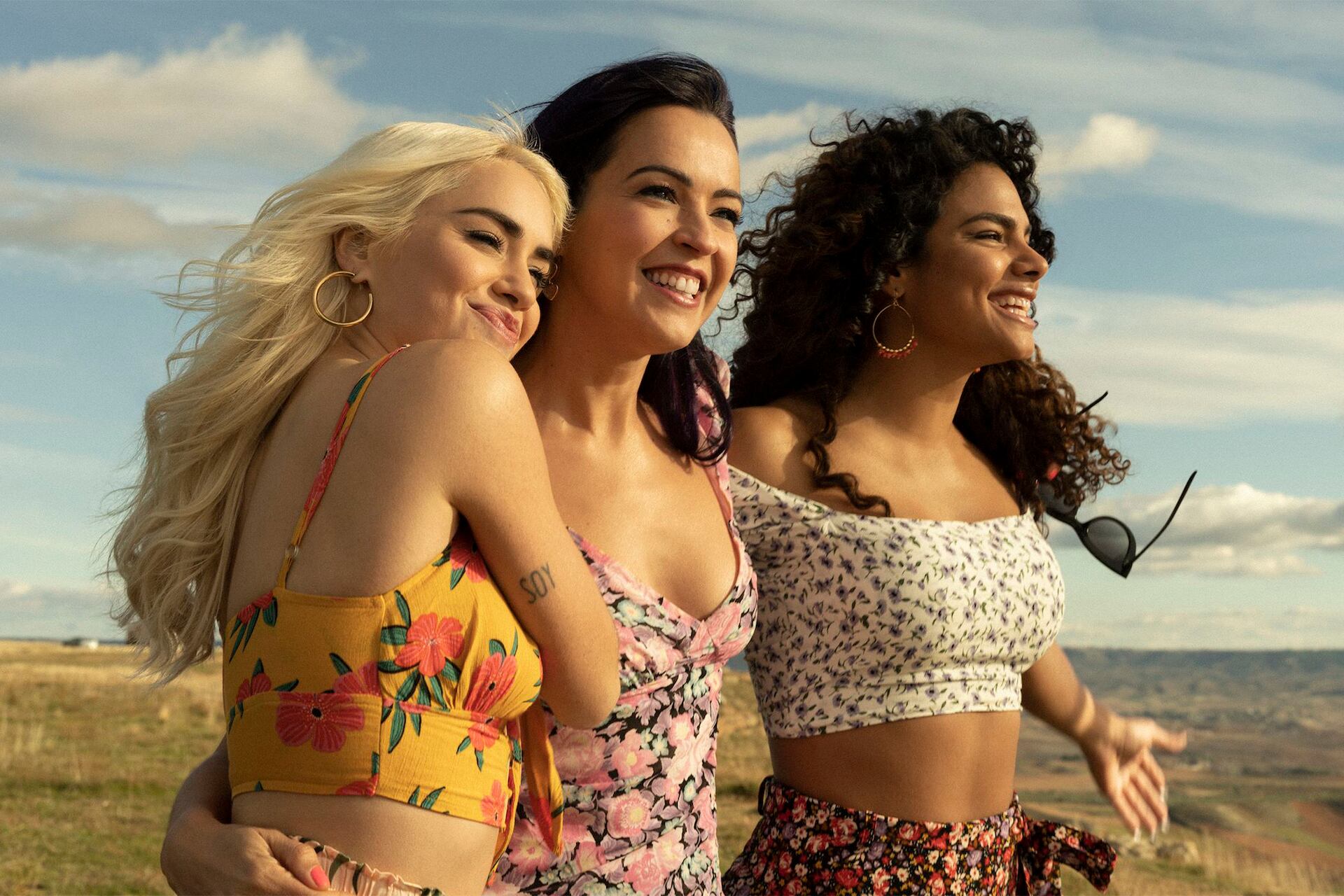 La serie de las pibas escapistas y el bardo que se les avecina se ponen más pulp en su segunda temporada, que subió Netflix