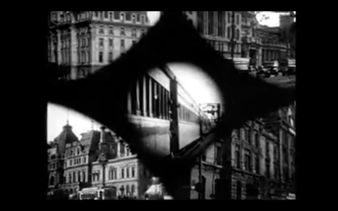 Fotograma de Por tierras argentinas. El proyecto De cerca...fue producido en el marco de Cantera, el espacio de cine experimental del CCK.