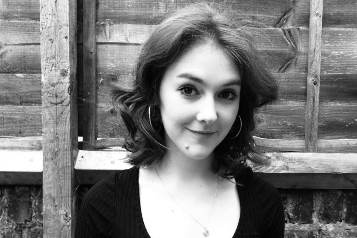 El gran despertar (Sigilo), su primer libro de cuentos, convirtió a Julia Armfield en una de las revelaciones de la literatura fantástica británica.