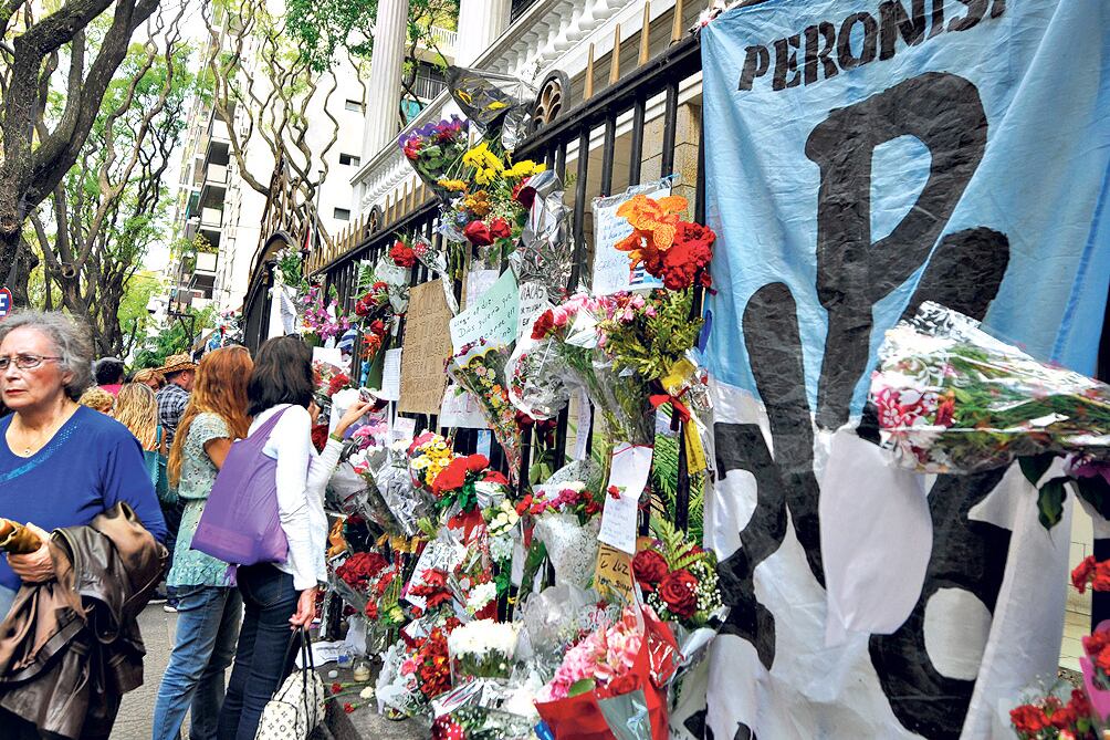 Hasta el viernes, la embajada cubana extenderá su horario de atención hasta las 18.