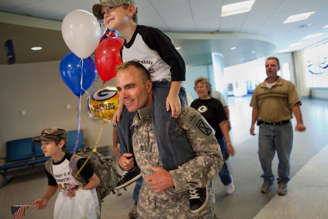 La decisión de las realizadoras de no hacer un film abiertamente político fue una de las críticas señaladas por el propio The New York Times. 