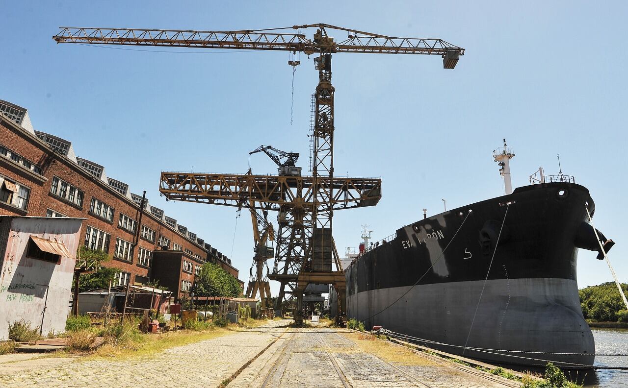 "Detras de cada paso que daban había un negociado", dice uno de los trabajadores.