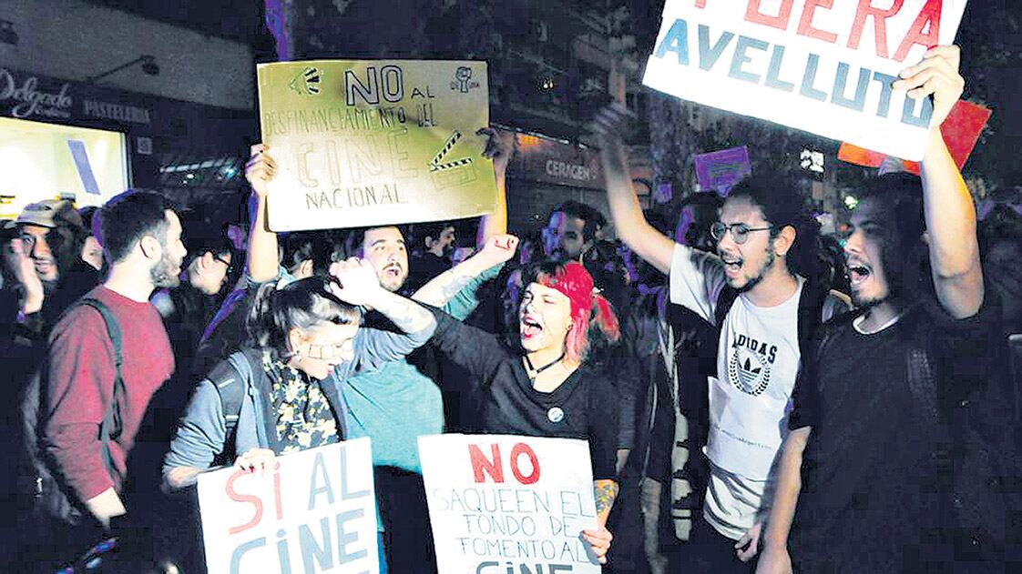 La comunidad del cine se movilizó por los ajustes en el Incaa.
