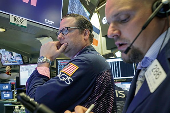 Las fluctuaciones de precios en la Bolsa sorprenden a inversores locales y extranjeros.