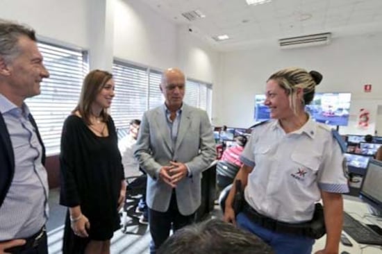 Macri, Vidal y Grindetti, juntos hoy en el centro policial de Lanús.