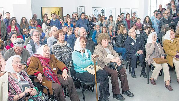 Las Madres agradecieron a los militantes que hicieron posible la reapertura del espacio.