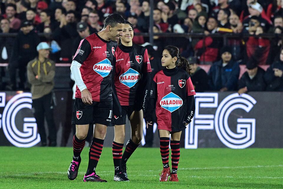 Maxi con sus hijas Alma y Aitana.