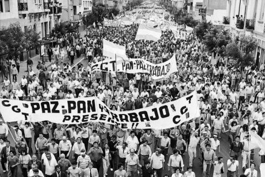 La marcha por "Paz, Pan y Trabajo" que convocó Saúl Ubaldini el 30 de marzo de 1982.