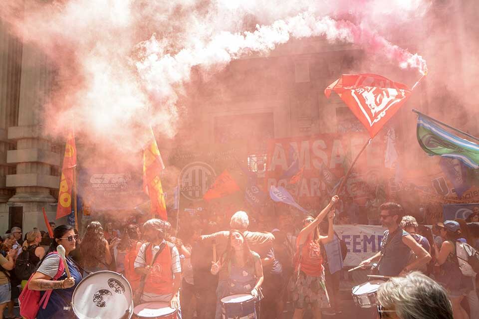 La masiva movilización dio la medida del malestar con la propuesta salarial.