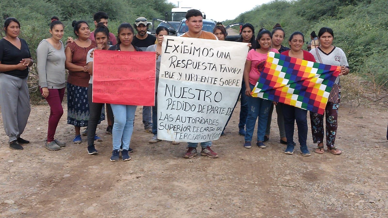 Corte sobre la ruta provincial 53