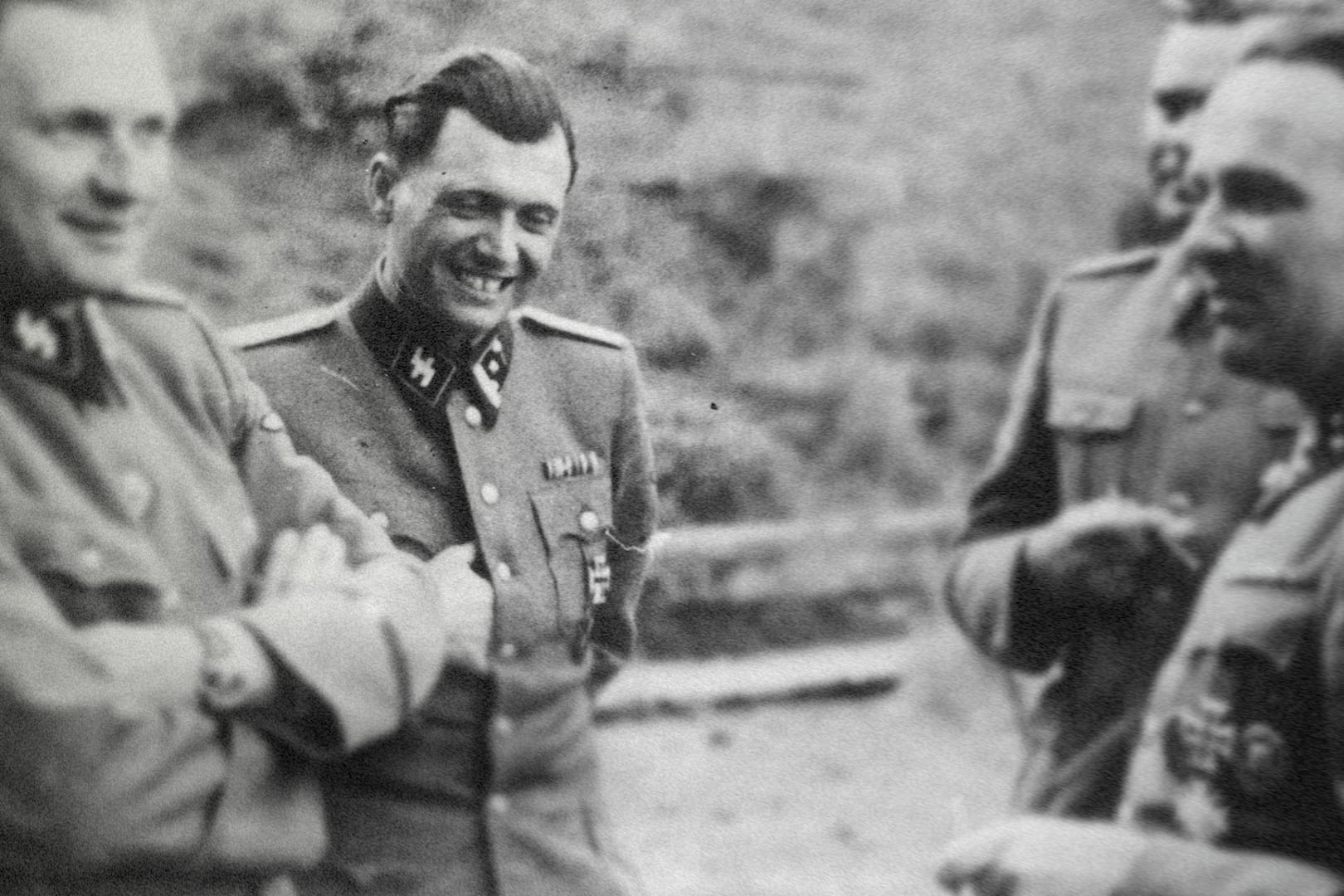 El film revela la pseudociencia de los experimentos sádicos de Mengele.