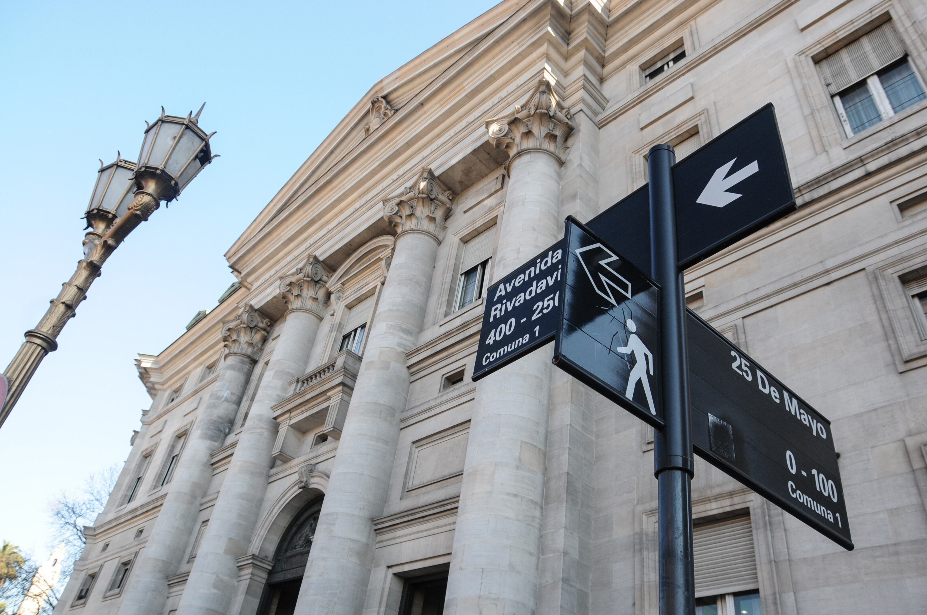 Un grupo de diputados pidieron que el presidente del Nación comparezca ante el Congreso.