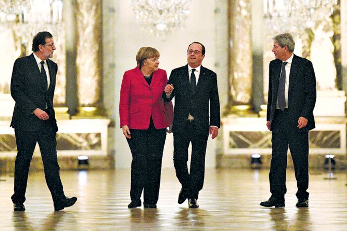 De izq. a der: Rajoy, Merkel, Hollande y Gentiloni en la minicumbre de Versalles.