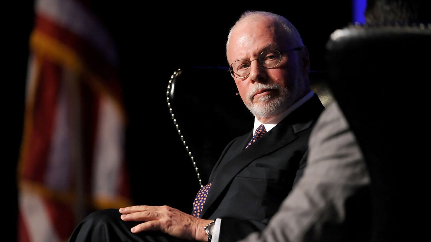 Paul Singer, exige ajuste en las compañías para revalorizar las acciones que compró.