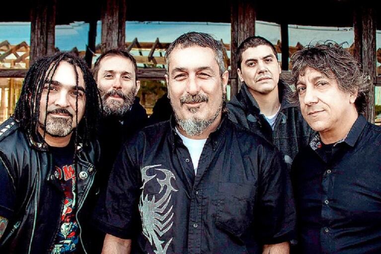 Los músicos de Kapanga tuvieron un accidente en la Ruta 7. Imagen: @kapangasok.