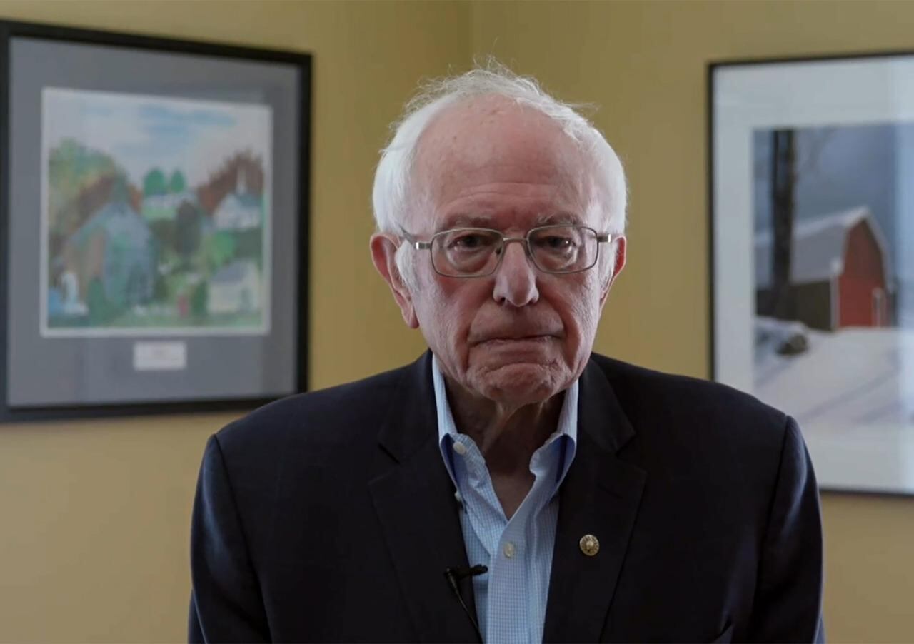 Captura del video en el que Sanders anuncia que se baja de la interna demócrata.