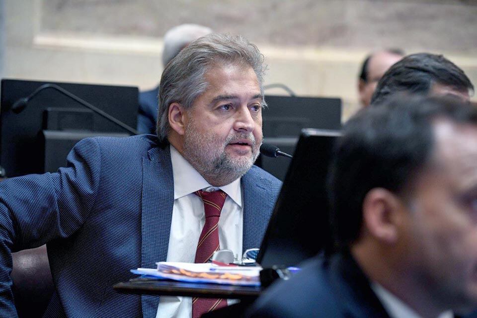 El senador nacional Roberto Mirabella.