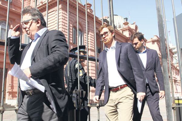 Diputados de la UCR, el PRO y la Coalición Cívica se entrevistaron con el jefe de Gabinete, Marcos Peña, en Casa de Gobierno.