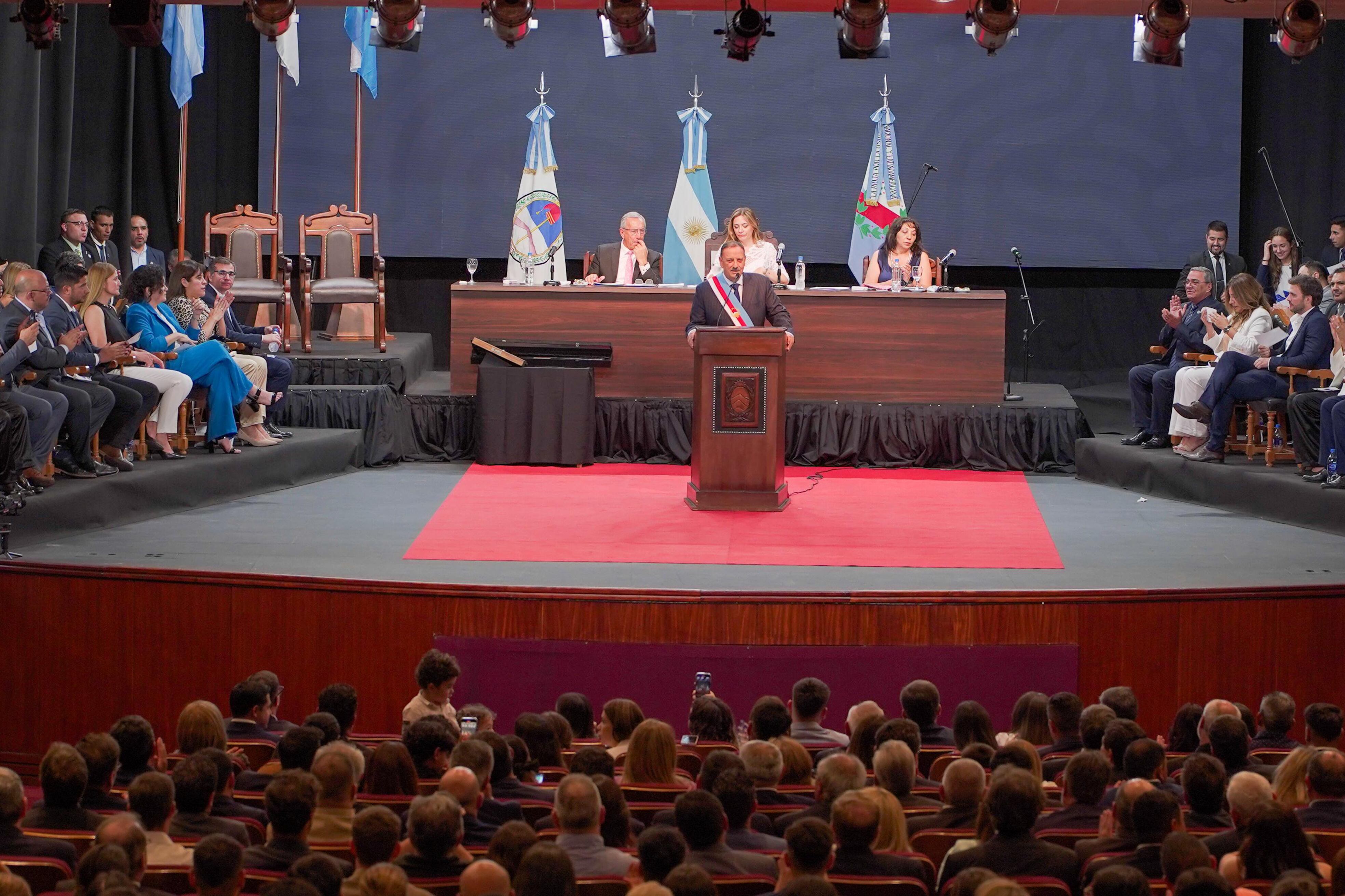 Ricardo Quintela asumiendo su segundo mandato.