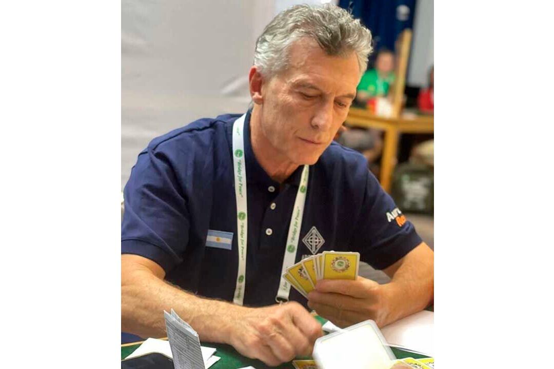 Con su derrota ante Sudáfrica, Macri dejó afuera a Argentina en octavos.