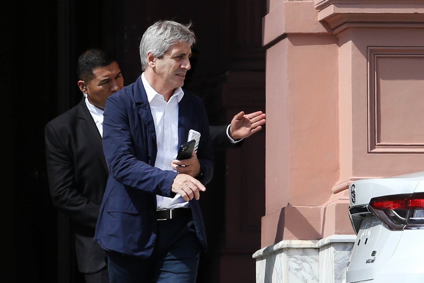 El ministro de Economía, Luis Caputo, obsesionado con modificar la política de precios de las empresas