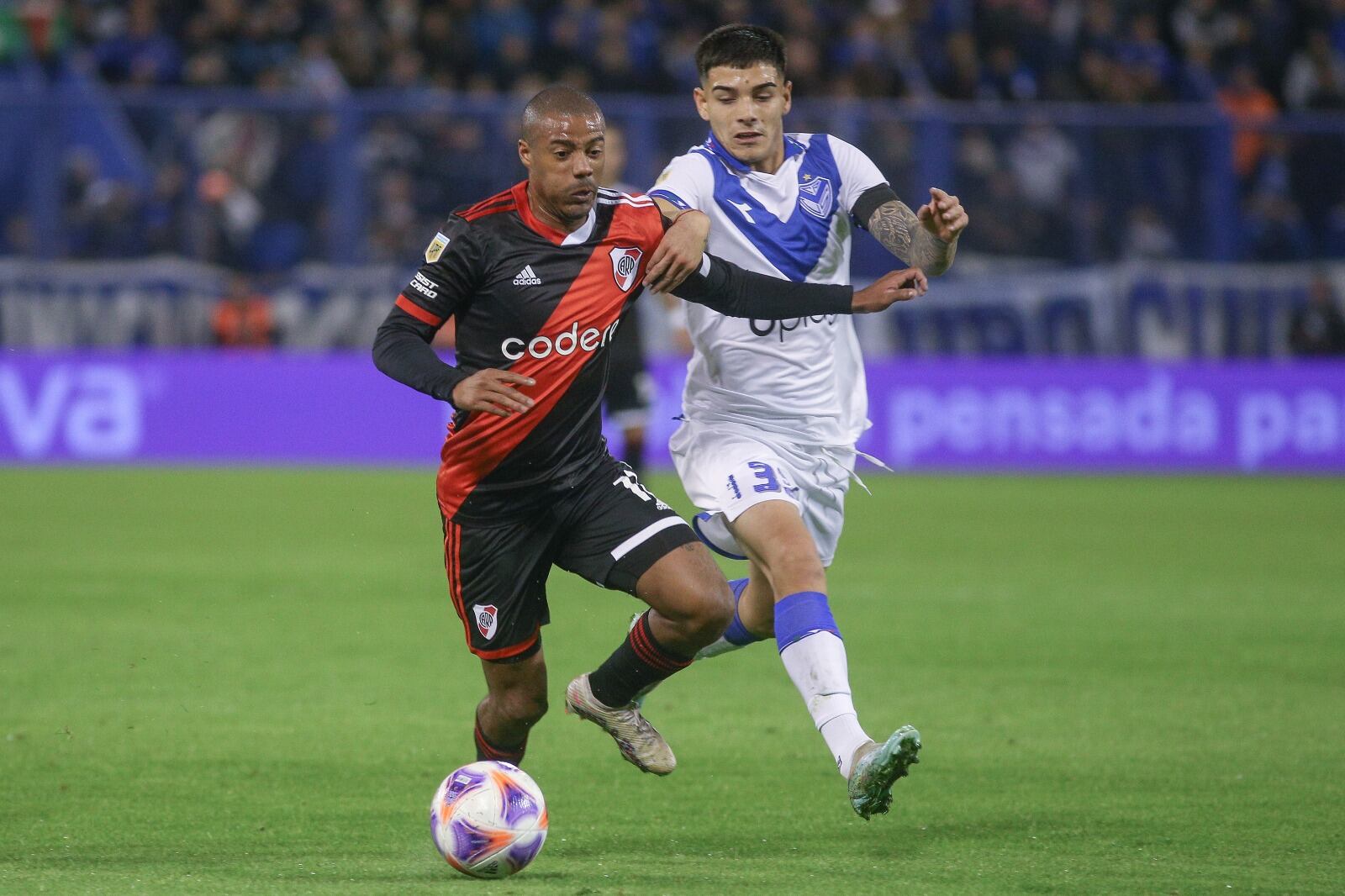 River y Vélez empataron 2 a 2 en su cruce de la última Liga Profesional
