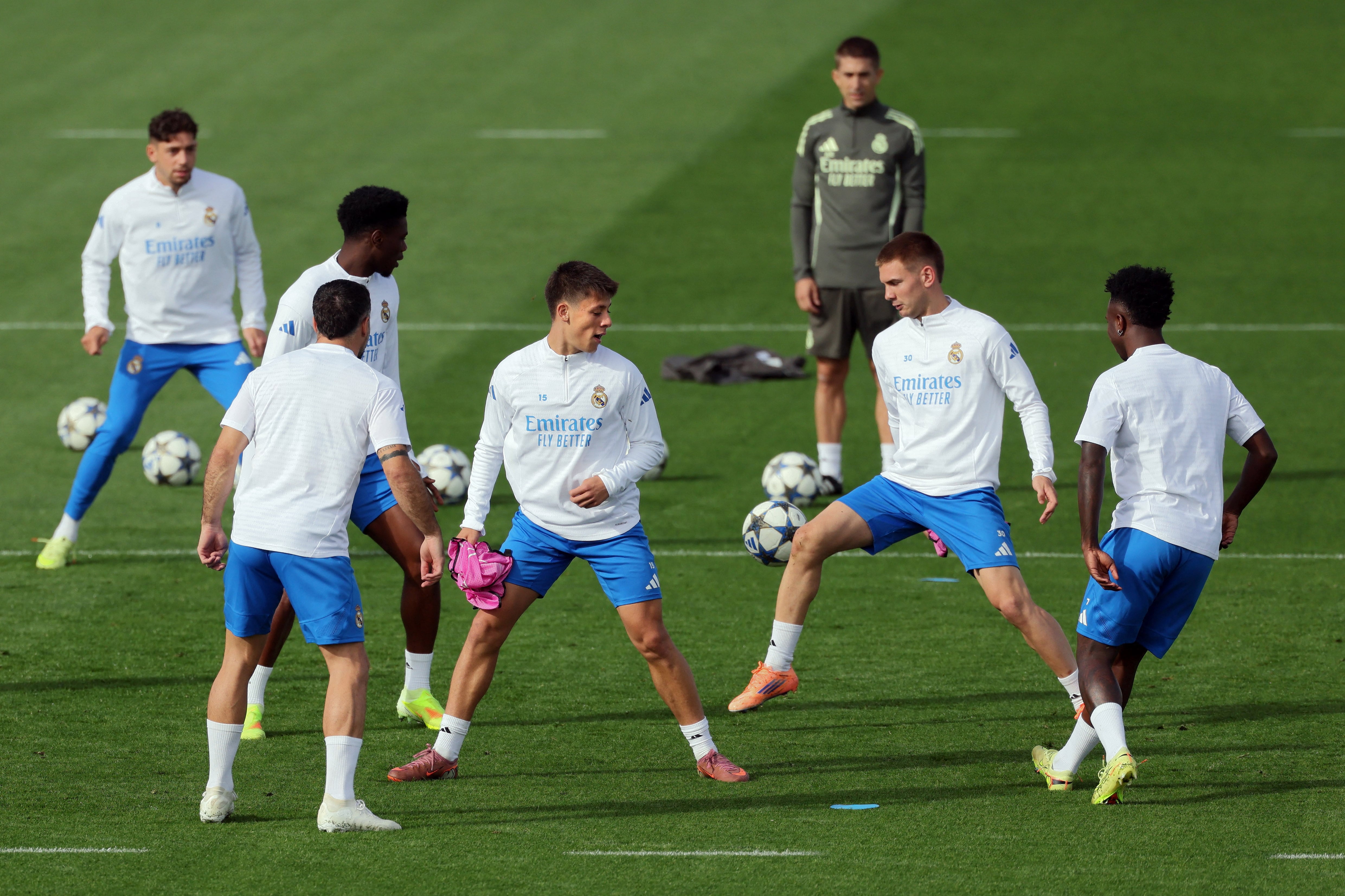 Los jugadores del Real Madrid en la práctica