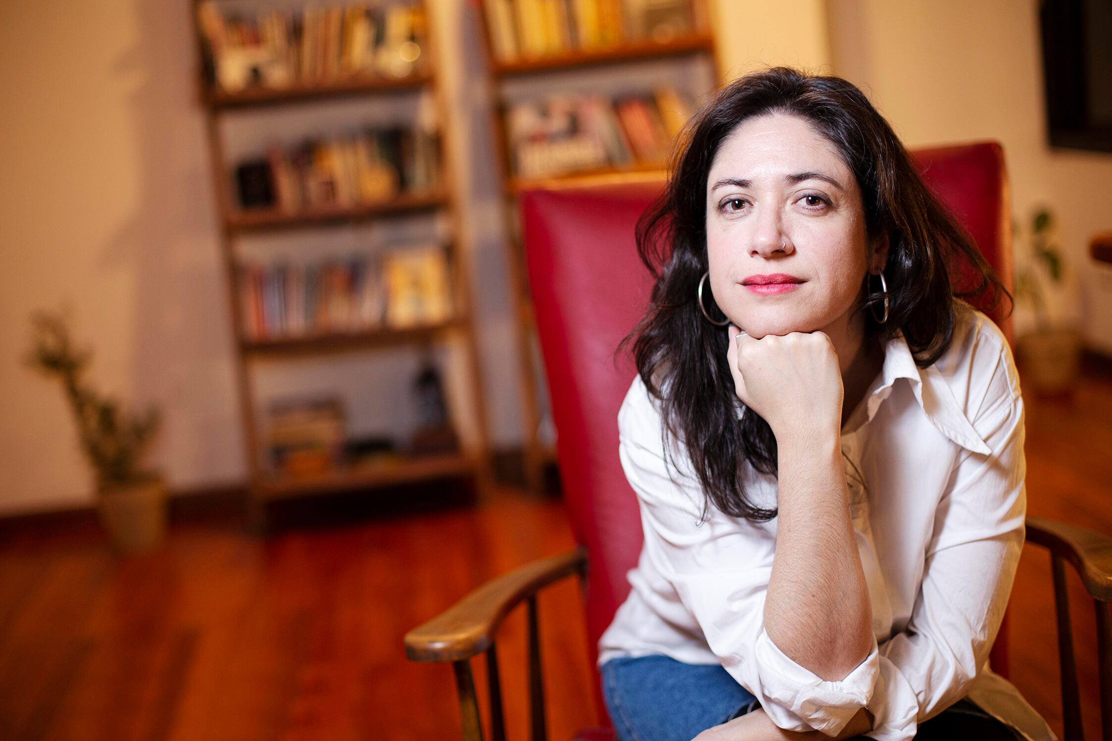 "La soledad y el tiempo la han hecho más reflexiva y eso enriquece su mirada actual", dice Linares de Elida Baldomir.