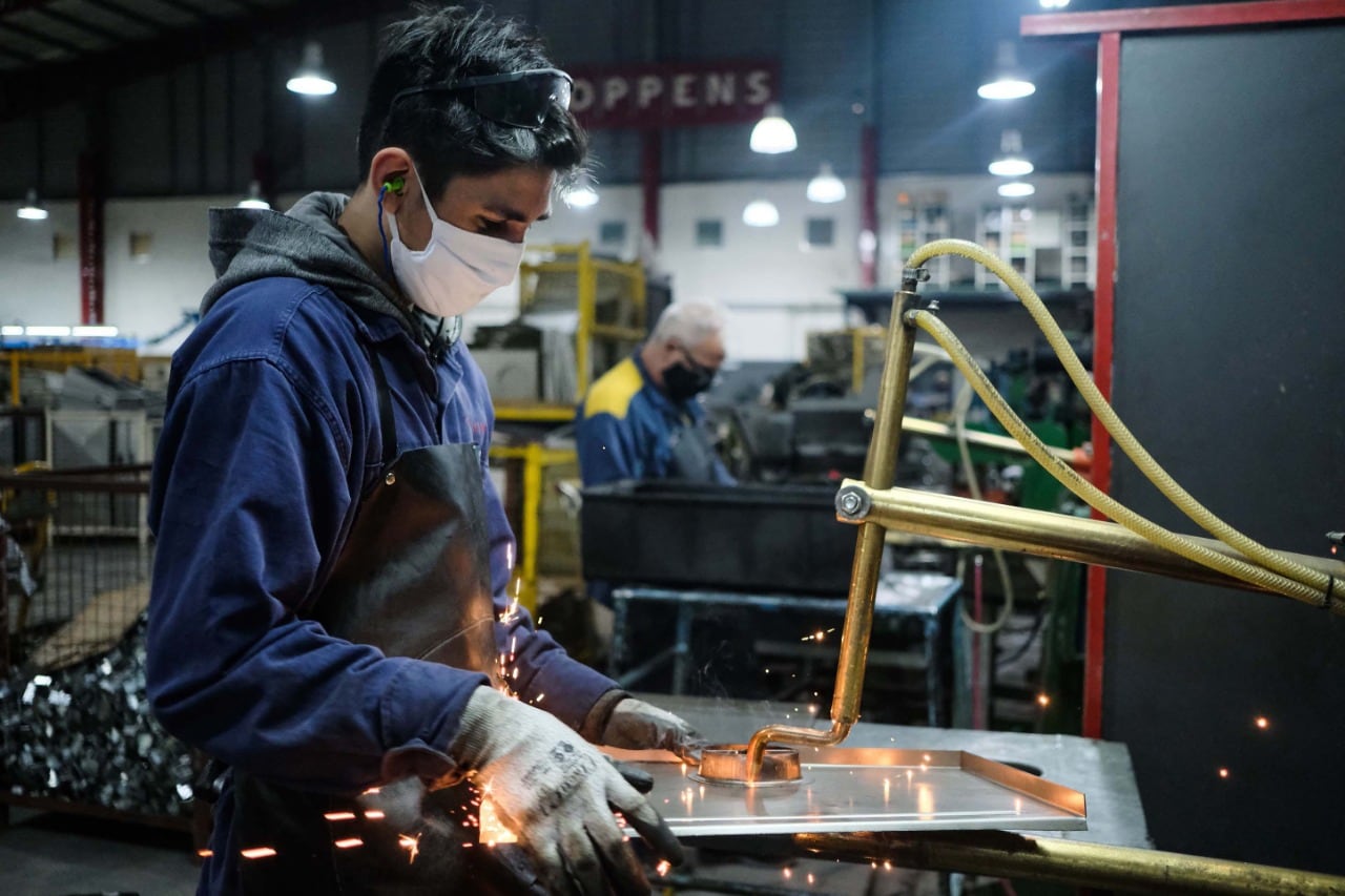 De febrero a mayo la caída del empleo asalariado registrado del sector privado fue del 19,2 por ciento en Canadá. En Argentina, -2,5 por ciento.